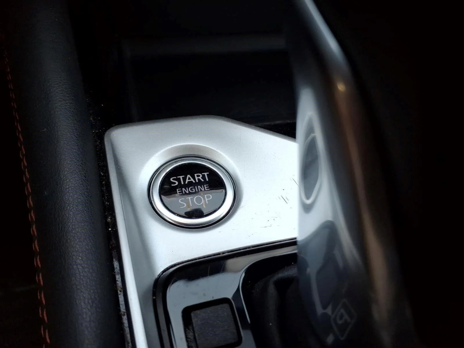 Used 2025 Brilliant Silver Metallic Nissan SR image 30