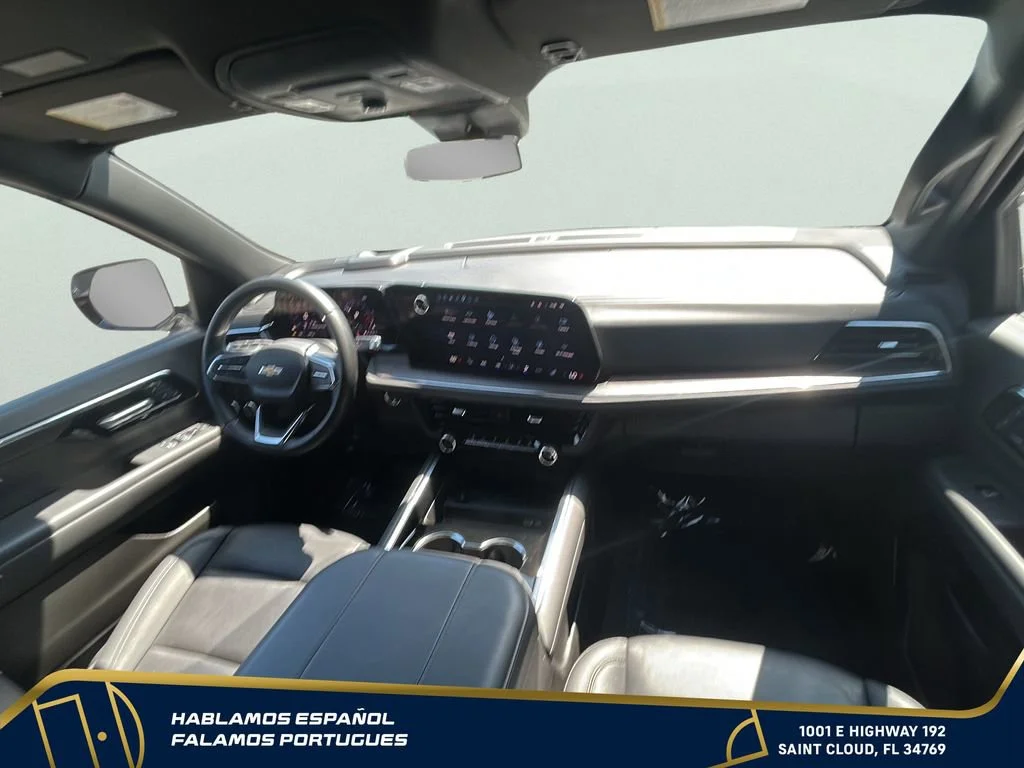 Used 2025 Summit White Chevrolet LT image 31