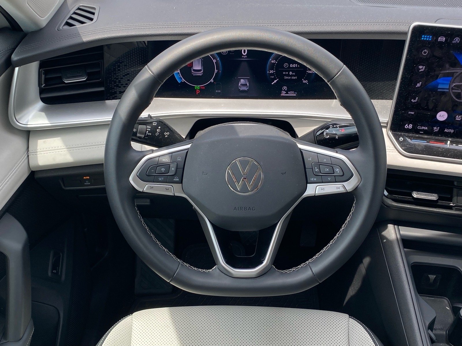 Used 2025 White Volkswagen 2.0T SE image 3