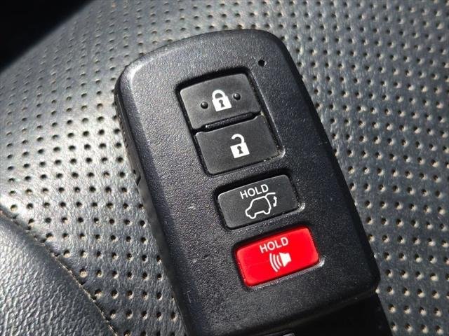 Certified Used 2018 BLIZZARD PEARL Toyota  image 42