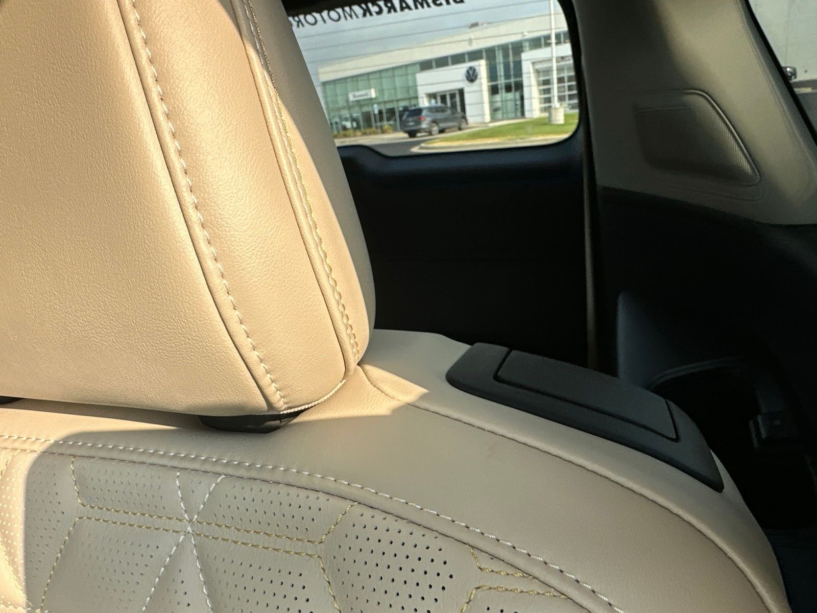New 2026 White Nissan Platinum image 21