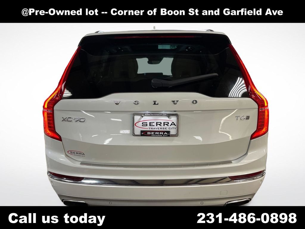 Used 2021 White Volvo T6 Inscription image 4