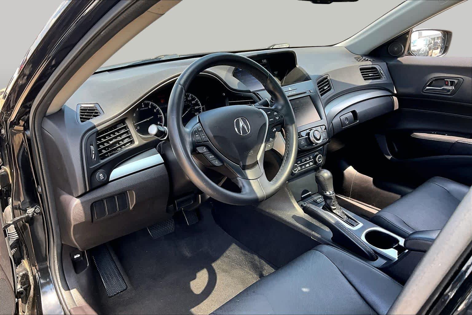 Used 2016 Crystal Black Pearl Acura w/Premium Pkg image 18