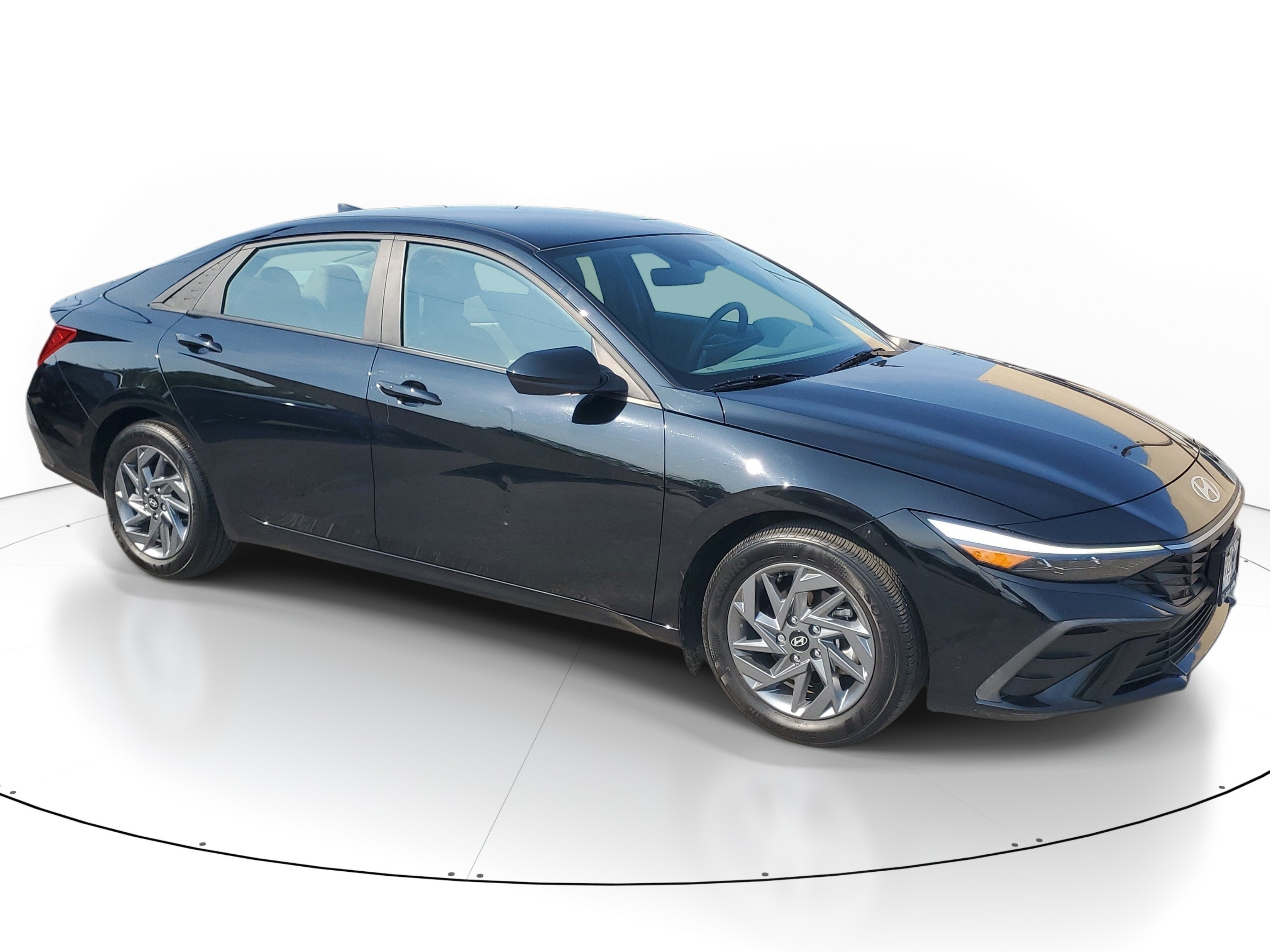 Used 2024 Abyss Black Hyundai SEL image 1