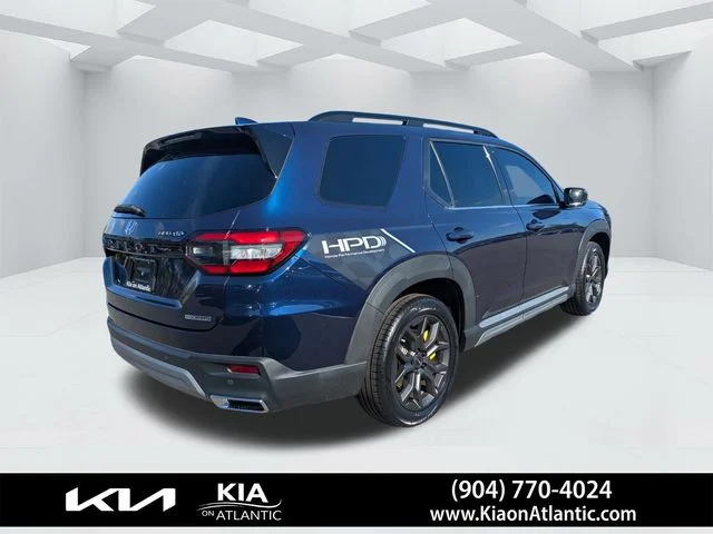 Used 2023  Honda Touring image 3
