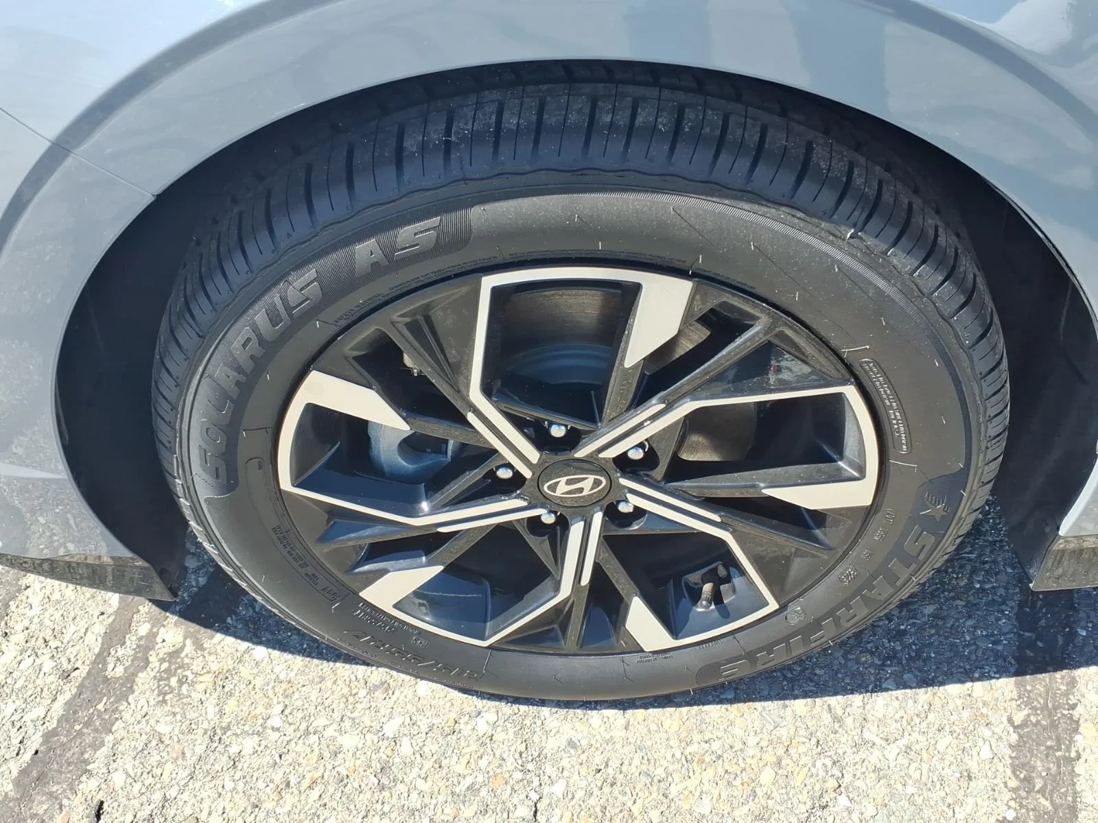 Used 2025 Blue Hyundai SEL image 9