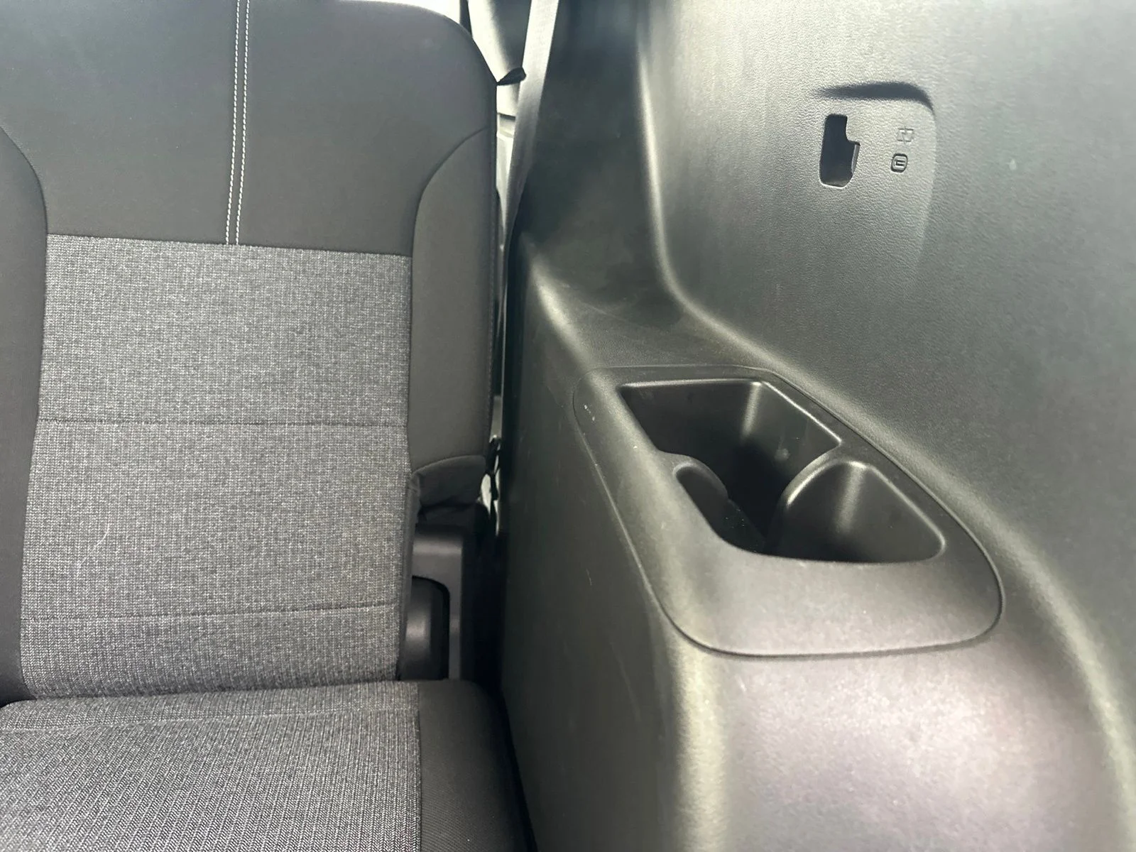 2025 GMC Acadia Elevation - Photo 27