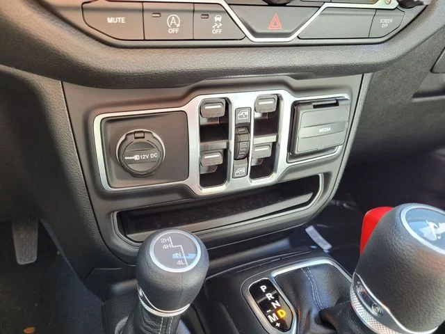 2025 Jeep Wrangler 4-Door Sport S - Photo 19