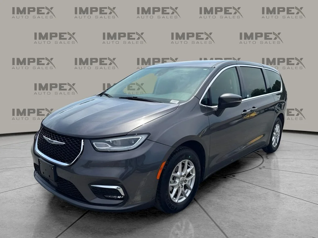 Used 2023 Gray Chrysler Touring L image 1