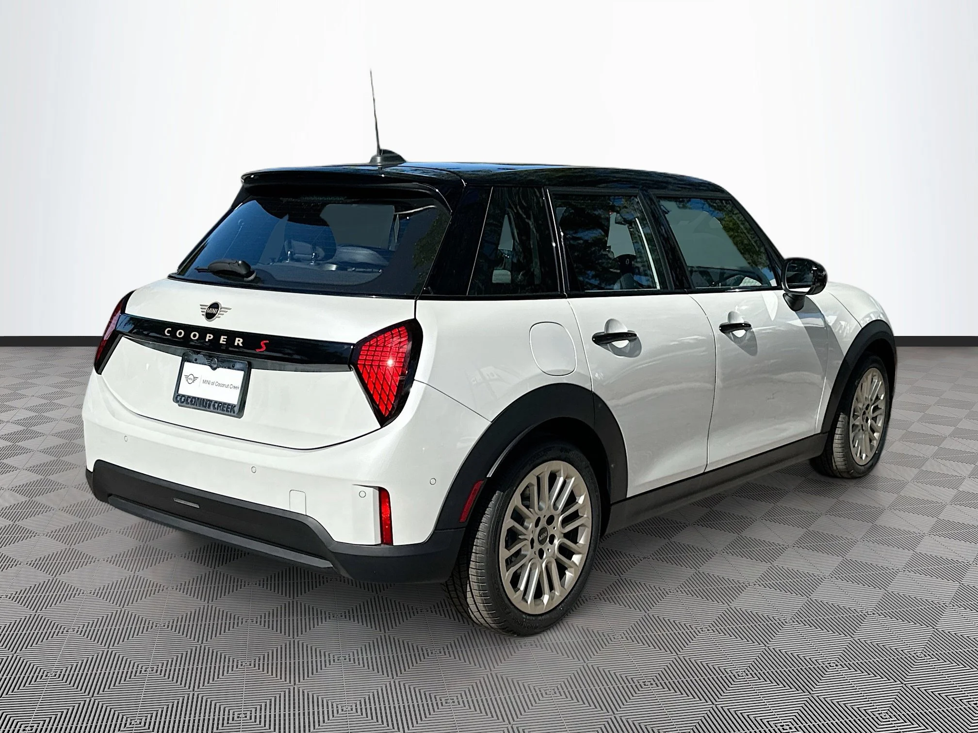 2026 MINI Hardtop 4 Door S - Photo 6