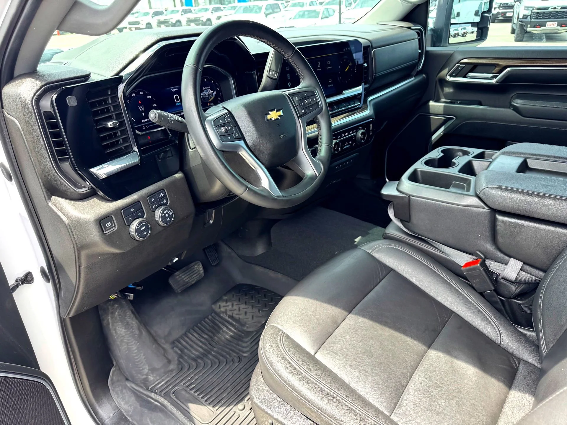Used 2024 Iridescent Pearl Tricoat Chevrolet LT image 11