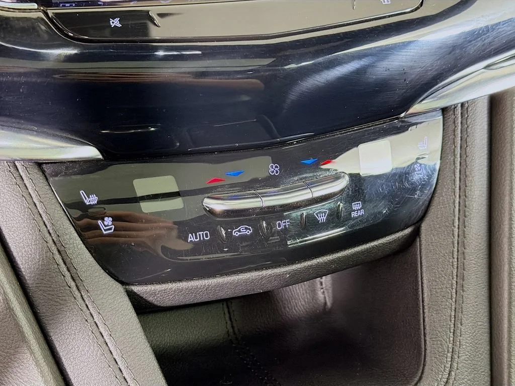 2023 Cadillac XT6 Sport - Photo 17