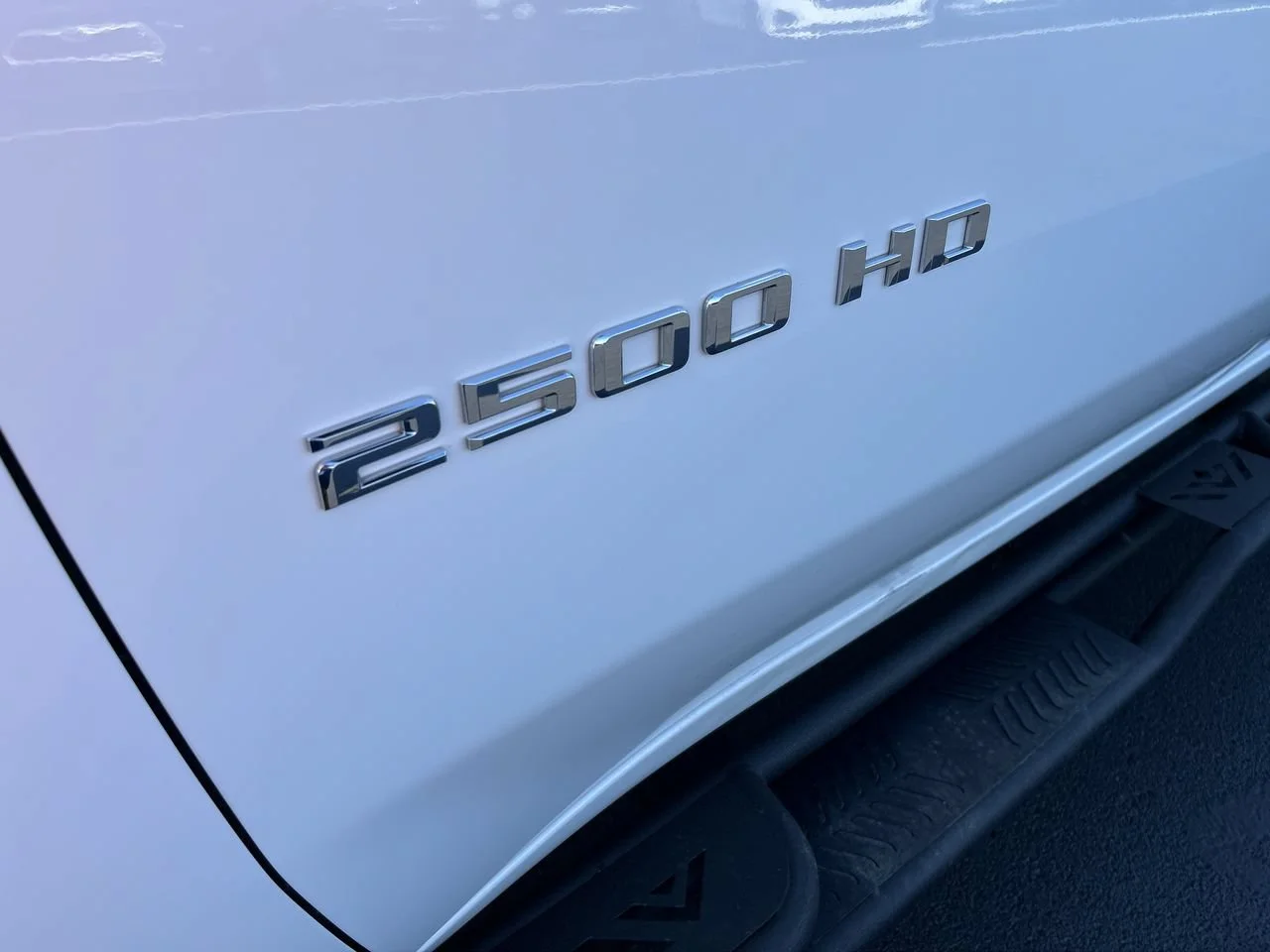 Used 2024 Summit White Chevrolet LTZ image 13