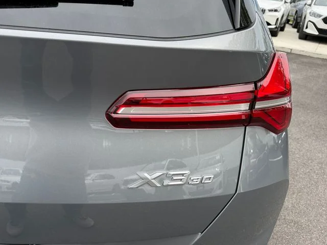 Used 2025 Skyscraper Grey Metallic BMW 30 xDrive image 32