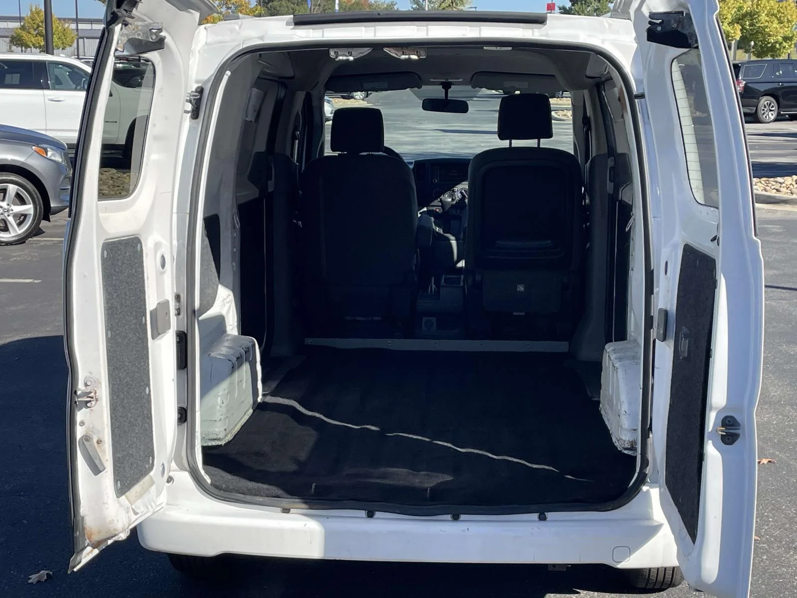 Used 2020 White Nissan SV Xtronic CVT image 12