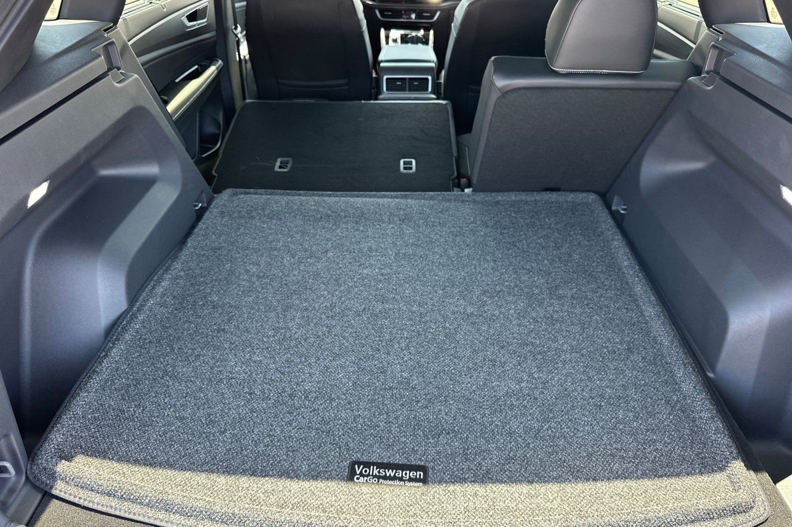 New 2026 Pure Gray Volkswagen 2.0T SE w/Technology image 15