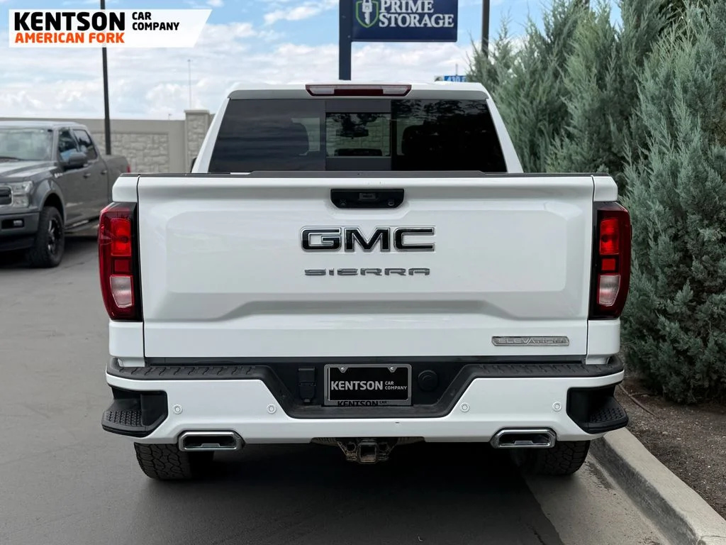 Used 2024 White GMC Elevation image 6