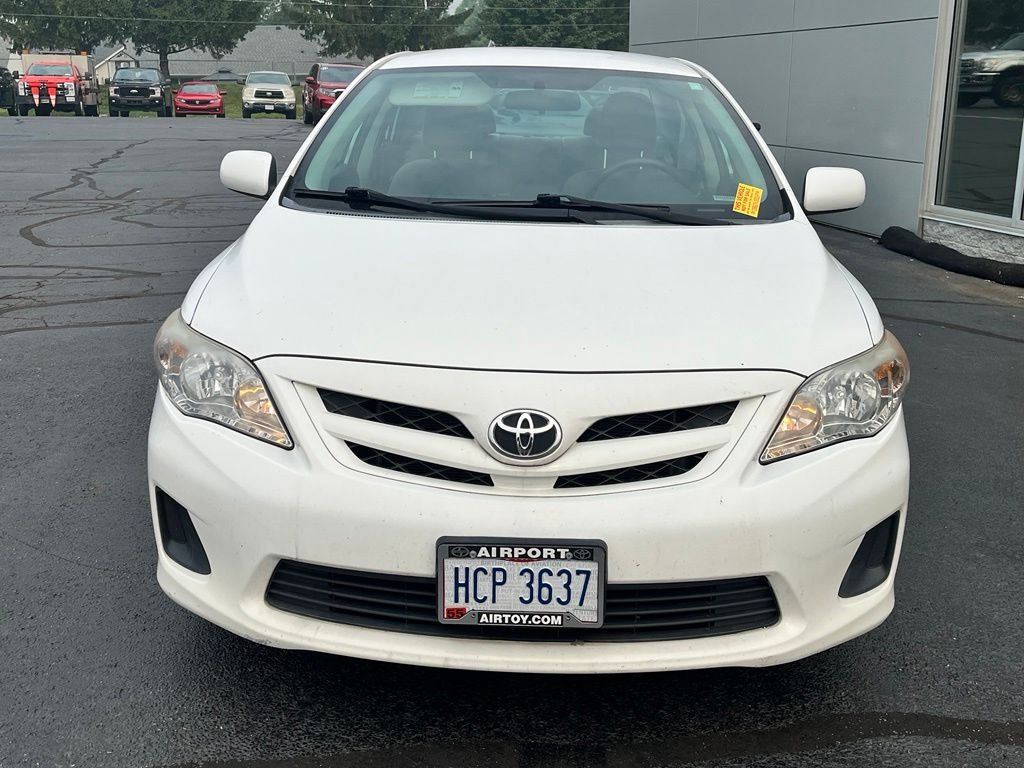 Used 2012 White Toyota LE image 9