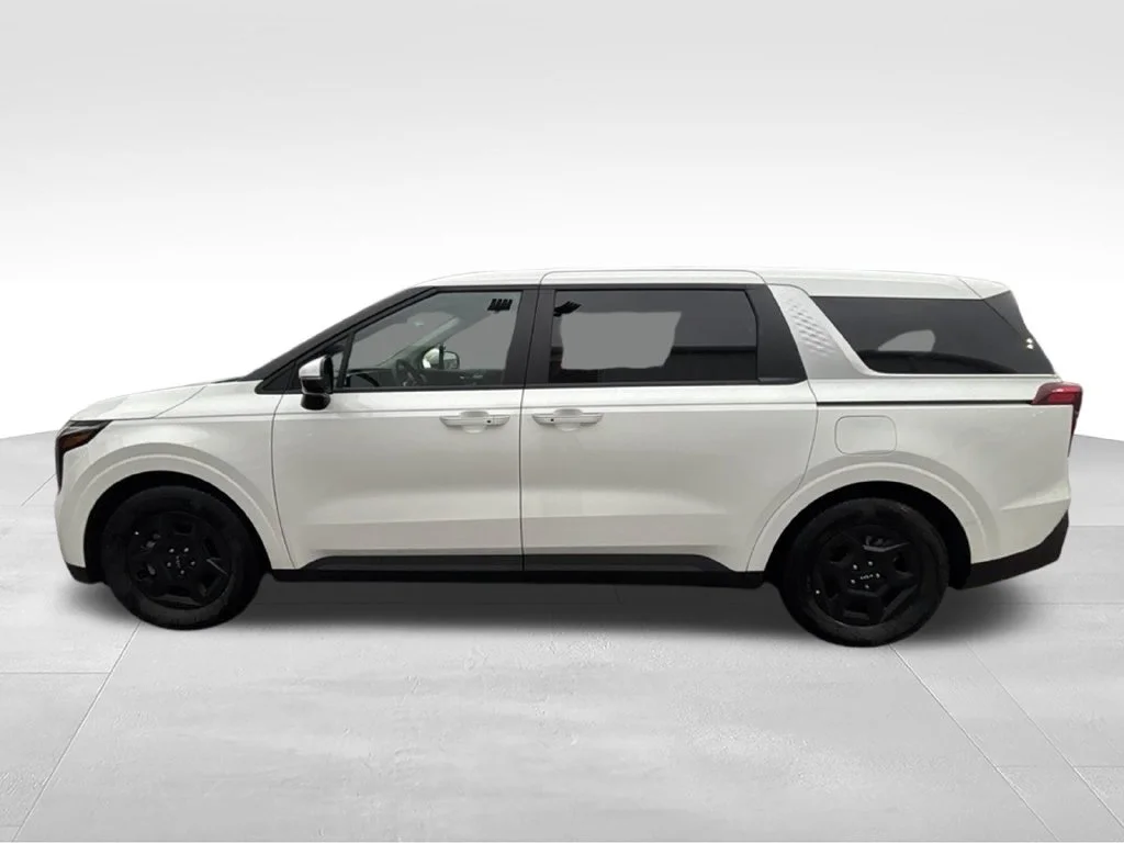 Certified Used 2026 White Kia LXS image 2