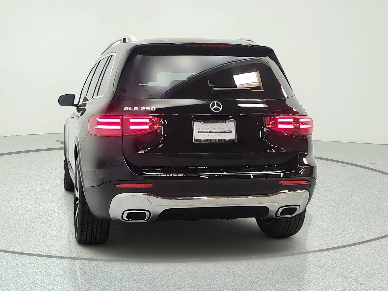 Used 2024 Night Black Mercedes-Benz GLB 250 SUV image 6
