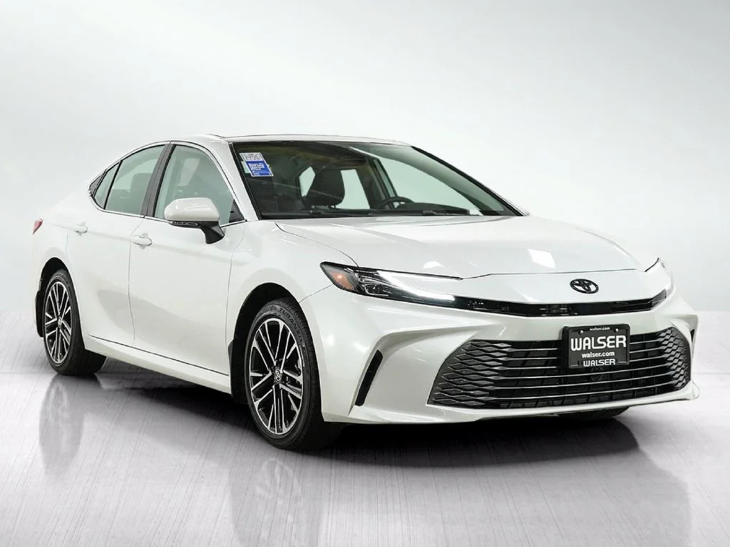 Used 2026  Toyota LE image 7