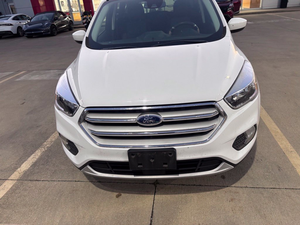 Used 2019 Oxford White Ford SE image 11