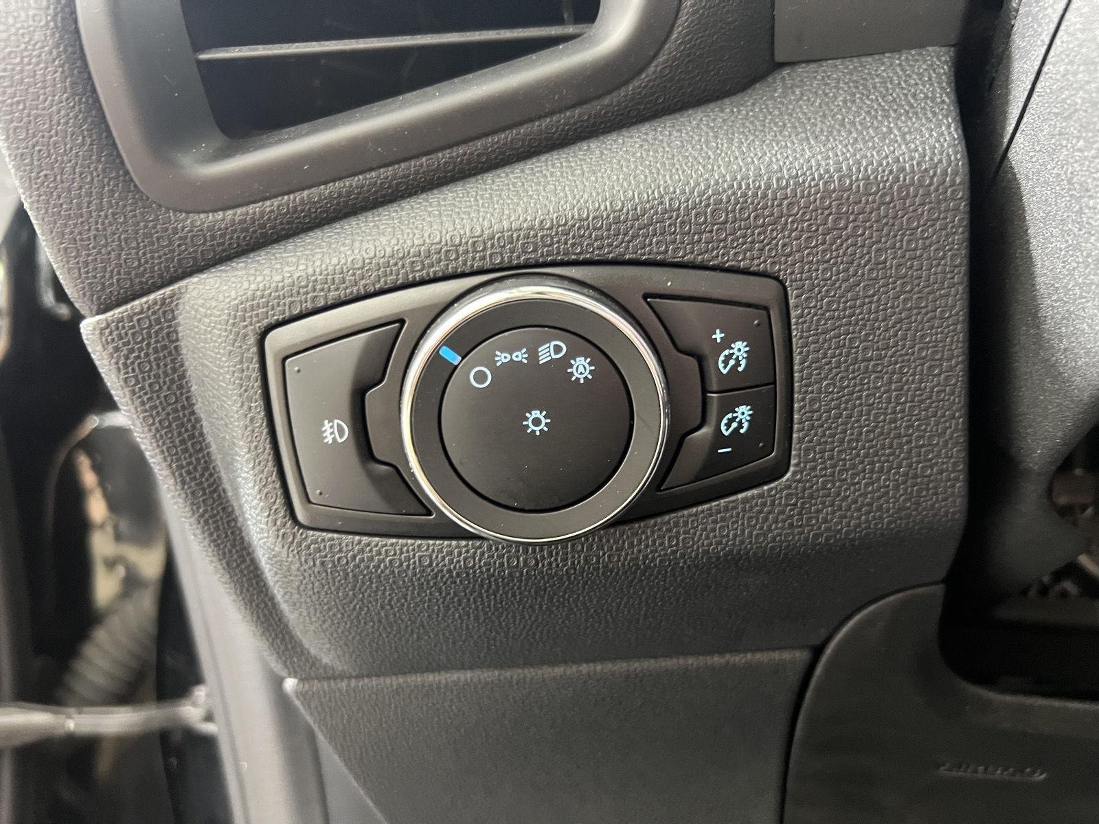Used 2019 Shadow Black Ford SE image 17
