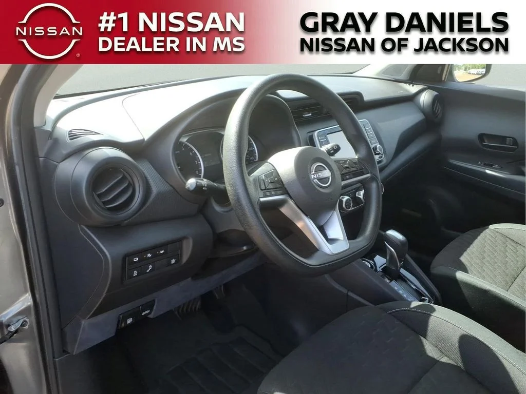 Used 2022 Gray Nissan S image 10