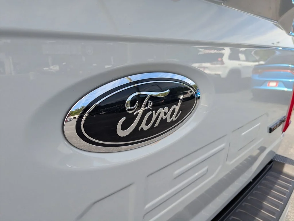 Used 2023  Ford Tremor image 30