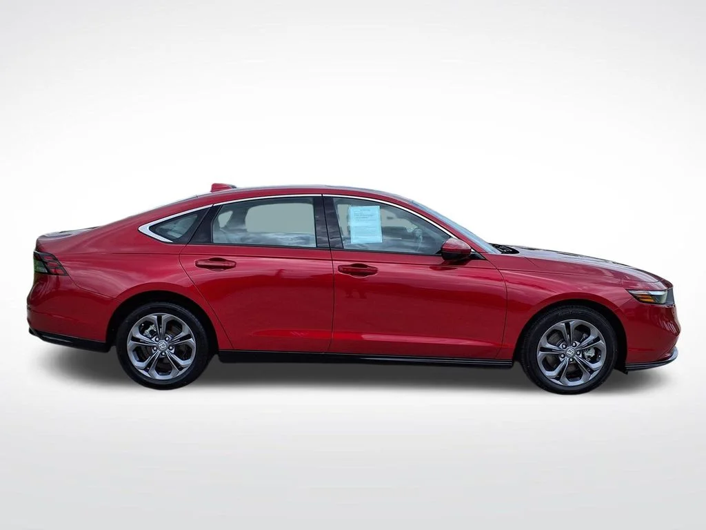 Used 2024 Red Honda EX-L image 9