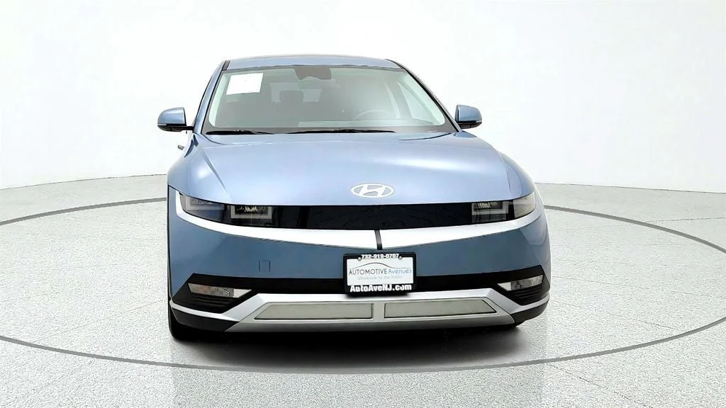 Used 2023 Lucid Blue Hyundai SE AWD image 2