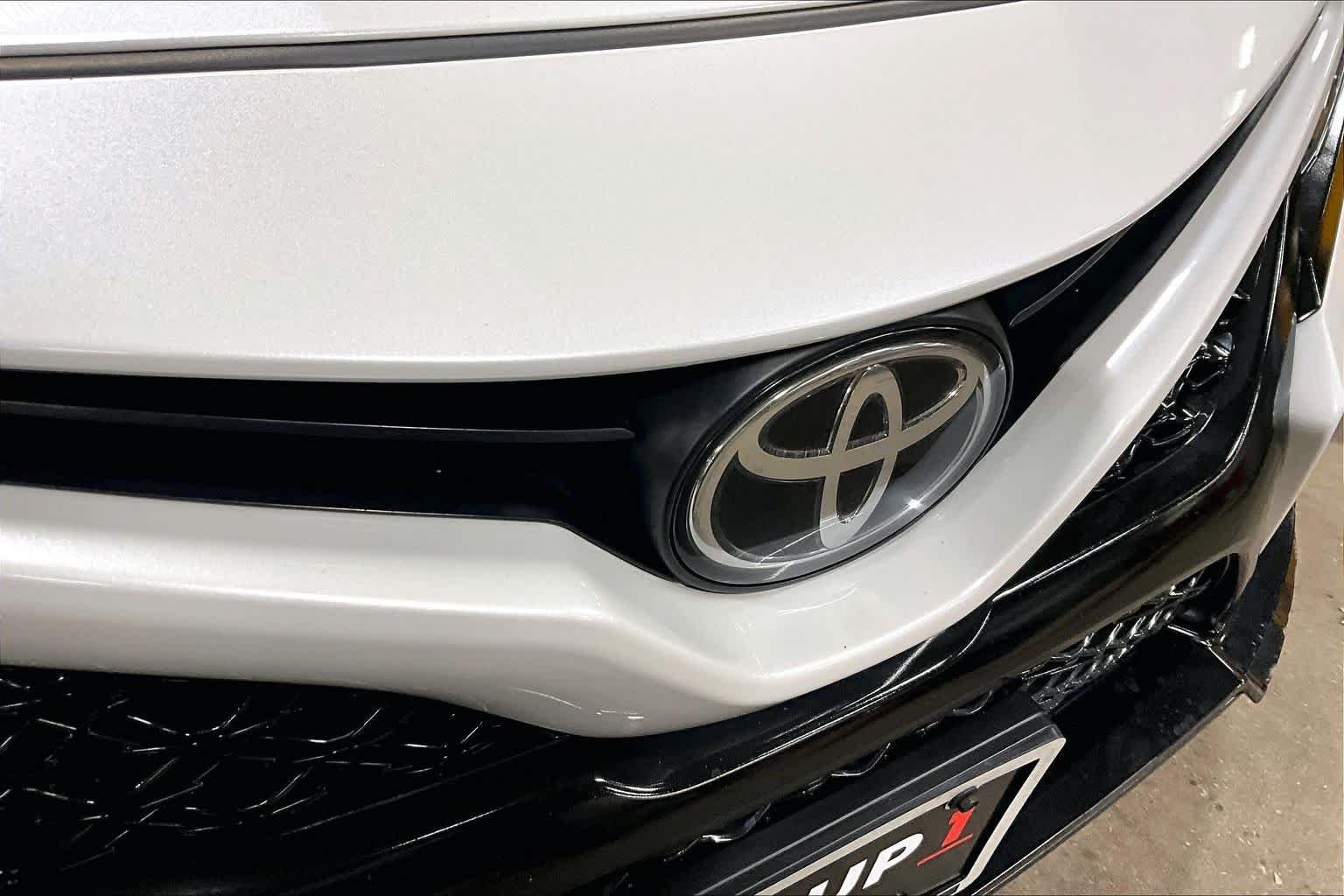Used 2021 Wind Chill Pearl/Midnight Black Metallic Toyota TRD V6 image 28