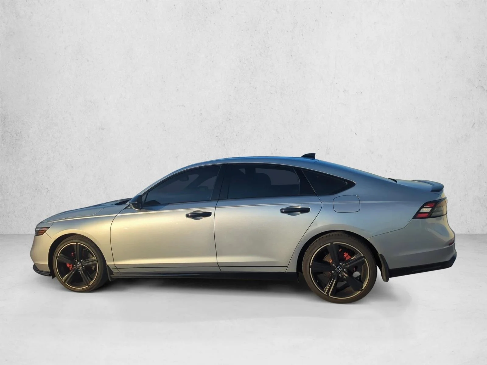 Used 2025 Solar Silver Metallic Honda Sport-L image 5