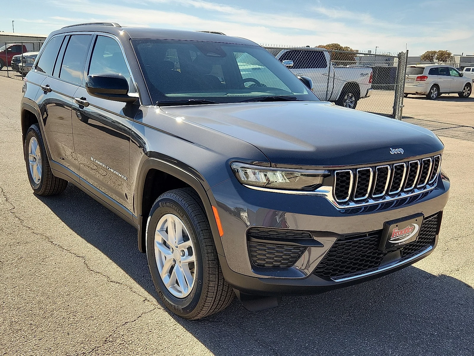 New 2025 Baltic Gray Metallic Clear-Coat  Paint Jeep LAREDO X 4X4 image 6