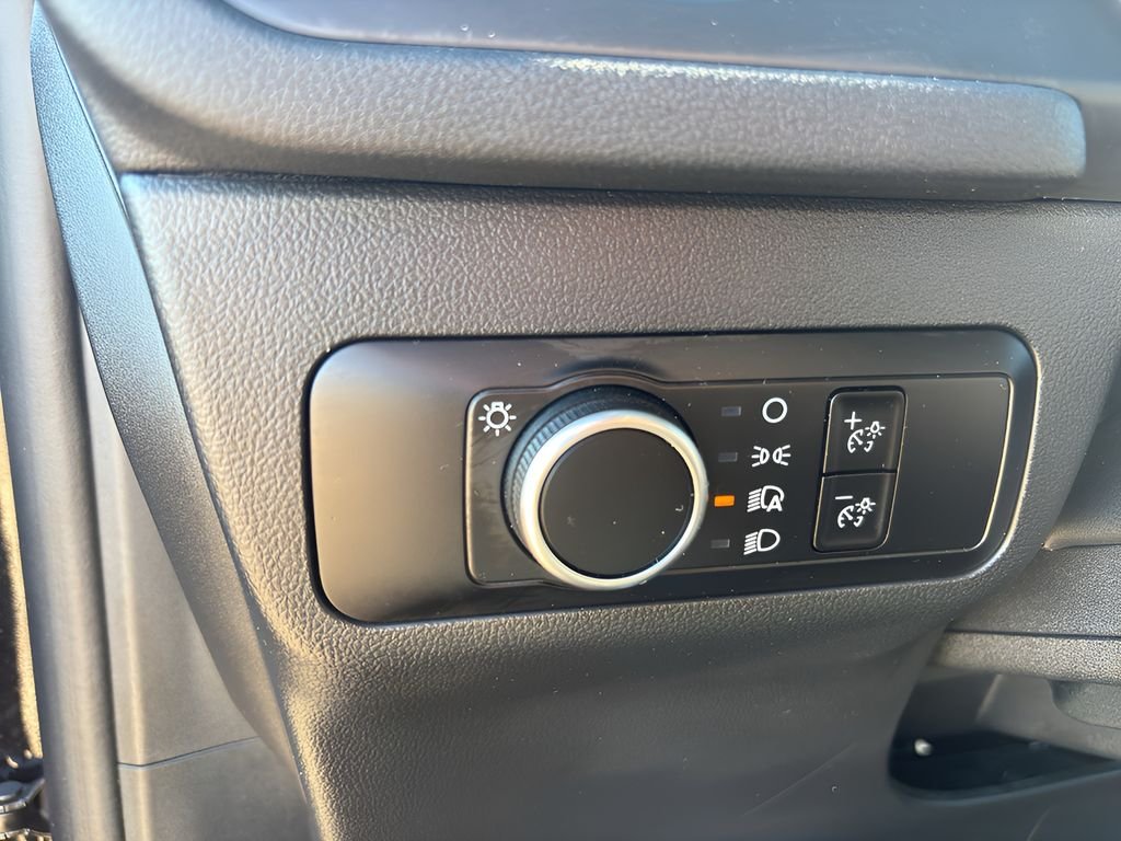 Used 2025 Agate Black Metallic Ford ST-Line image 17