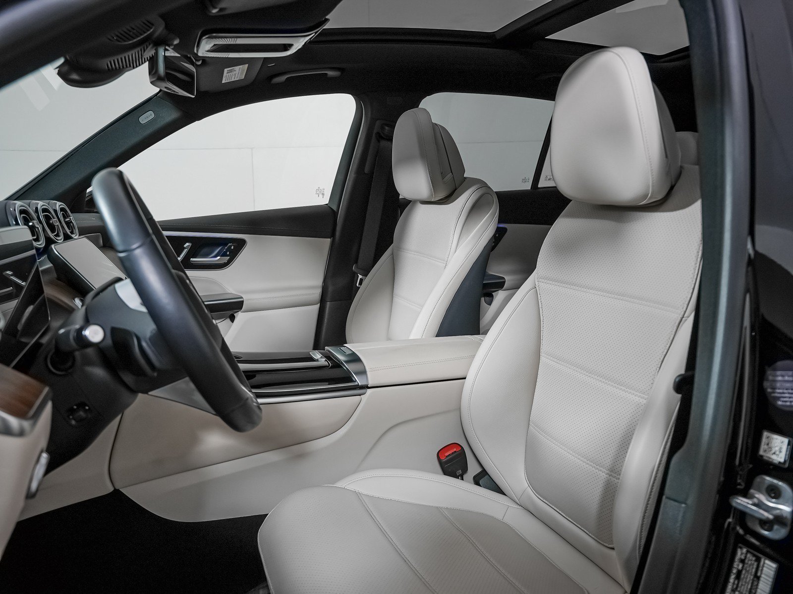 Certified Used 2024 Black Mercedes-Benz GLC 300 image 8