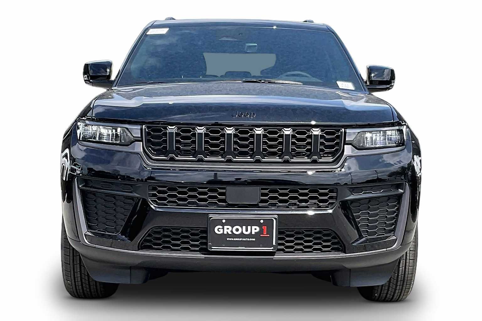 New 2026 Diamond Black Crystal Pearl-Coat Exterior Paint Jeep Laredo Altitude image 3