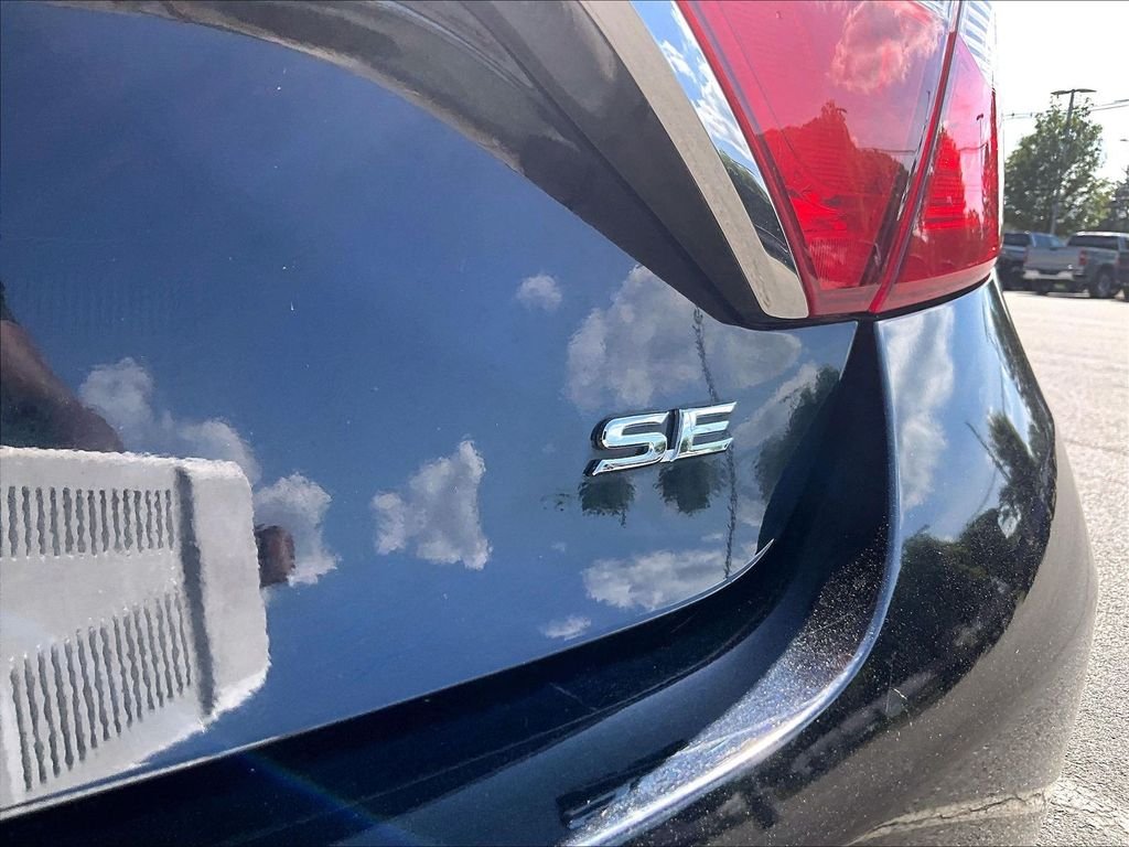 Used 2015 Black Toyota SE image 28