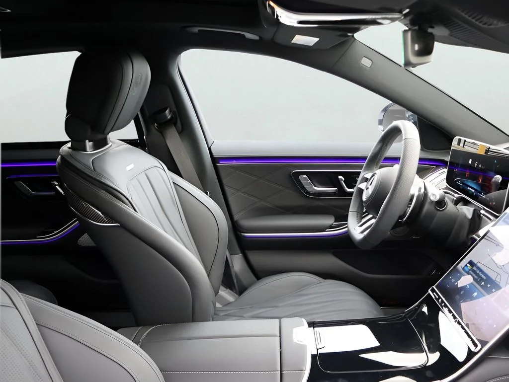 New 2025 MANUFAKTUR Moonlight White Metallic Mercedes-Benz S 63 E AMG® image 11