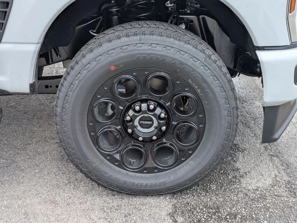 New 2026 Avalanche Ford XLT image 11