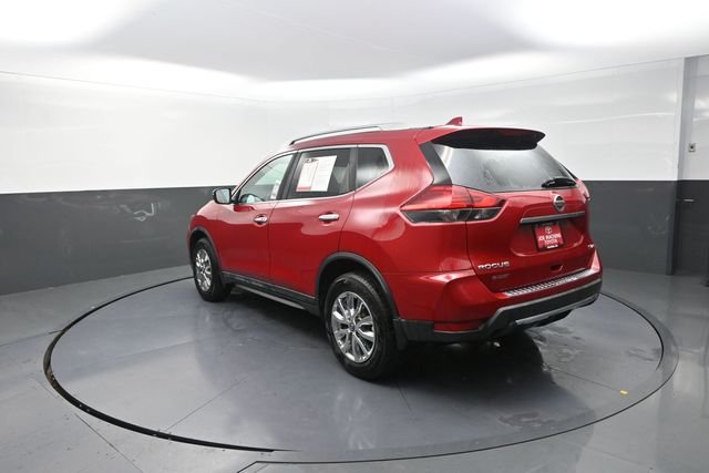 Used 2017 Red Nissan SV image 51