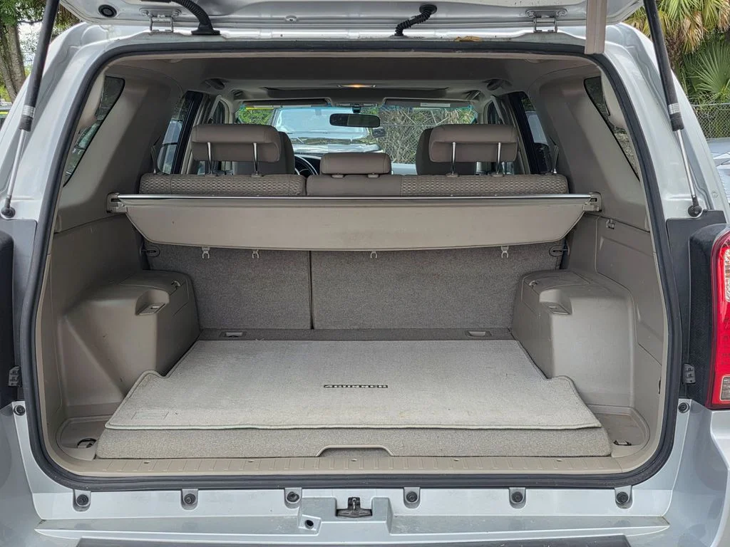 Used 2008 Silver Toyota SR5 image 9