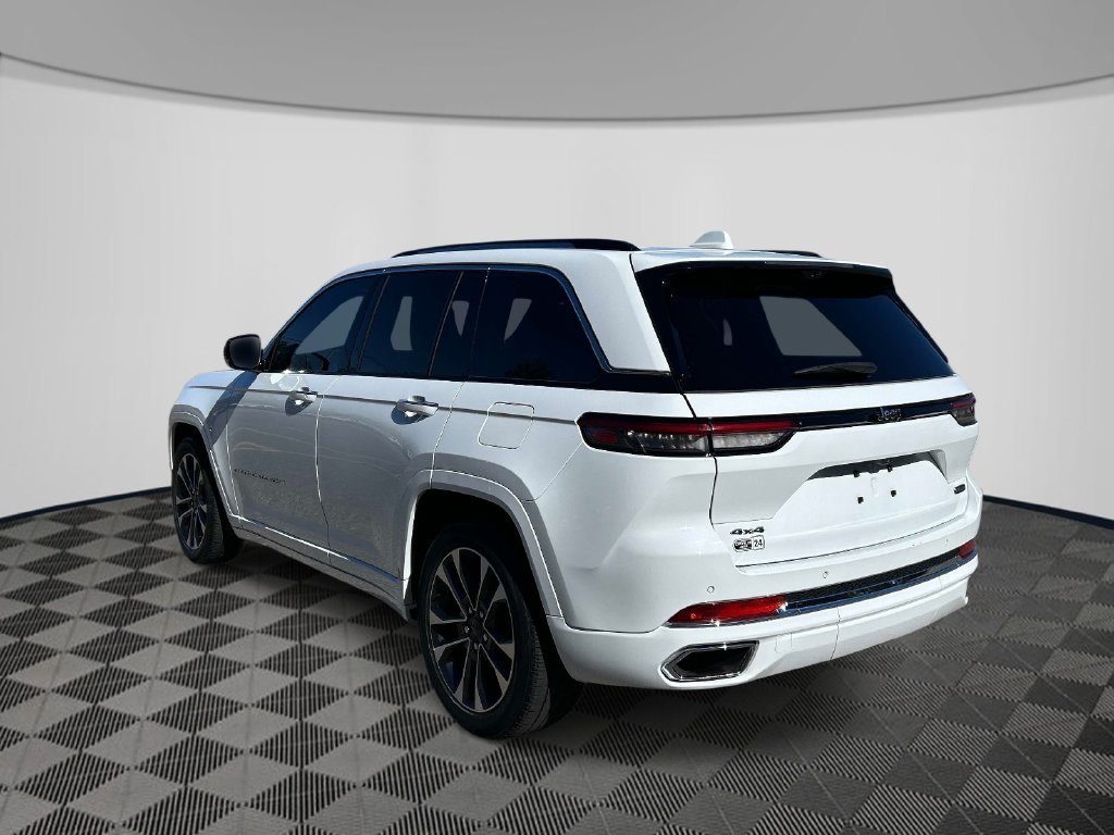 Used 2022 White Jeep Overland image 3