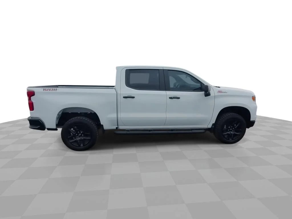 New 2026 Summit White Chevrolet LT Trail Boss image 5