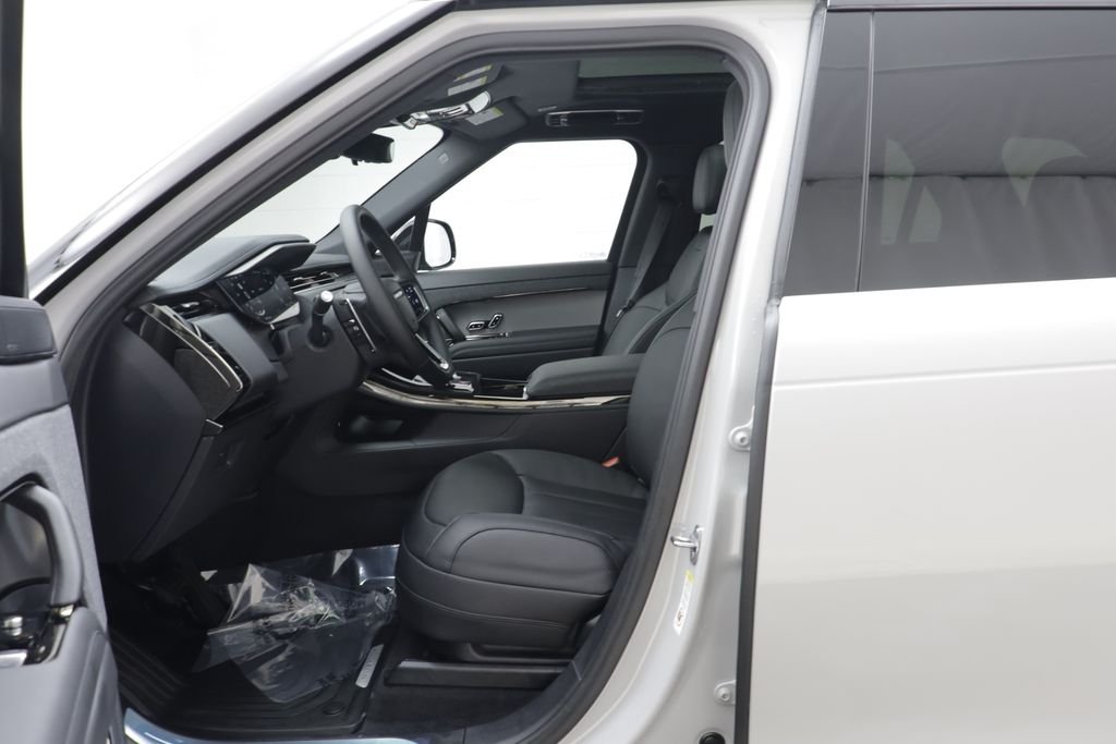 New 2026 Borasco Grey LAND ROVER SE image 6
