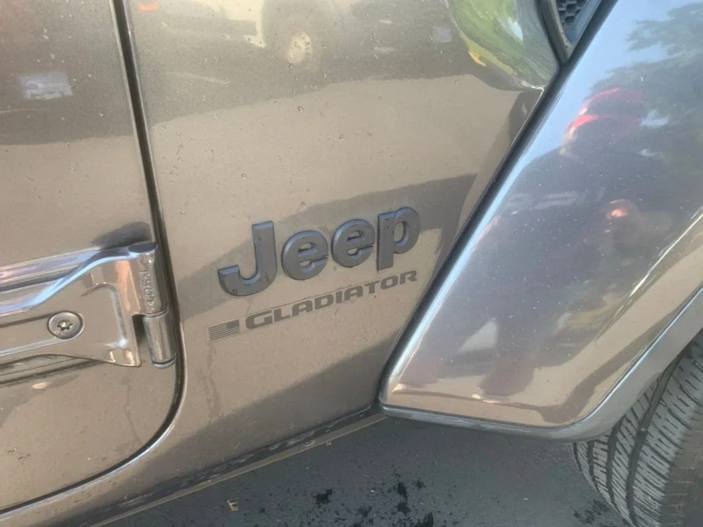 Used 2024 Granite Crystal Metallic Clearcoat Jeep Sport S image 6