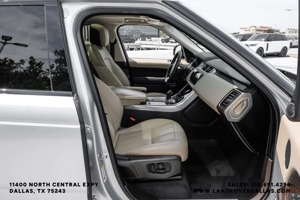 Used 2019 Silver Land Rover HSE image 39