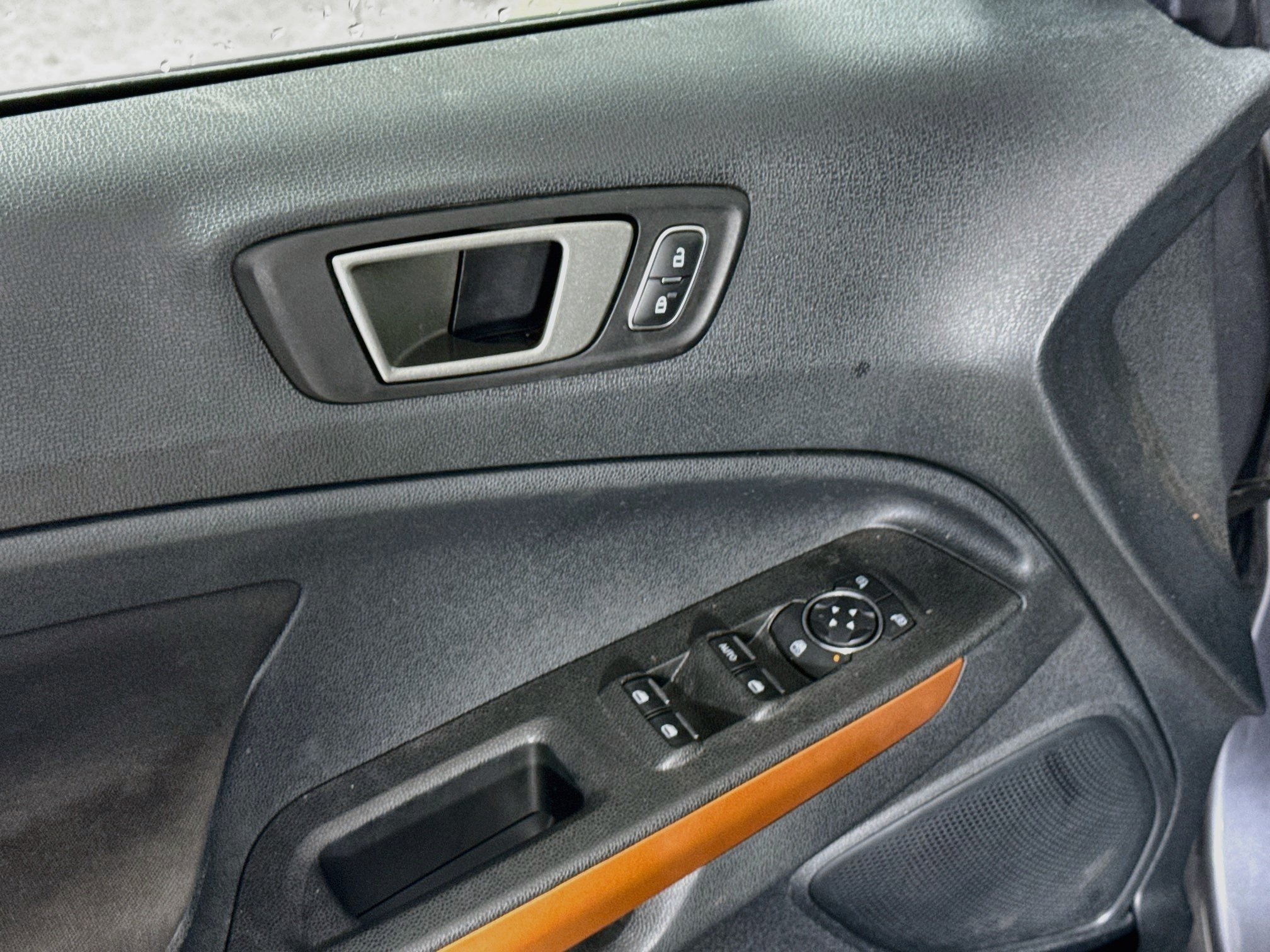 Used 2022 Smoke Metallic Ford SE image 21