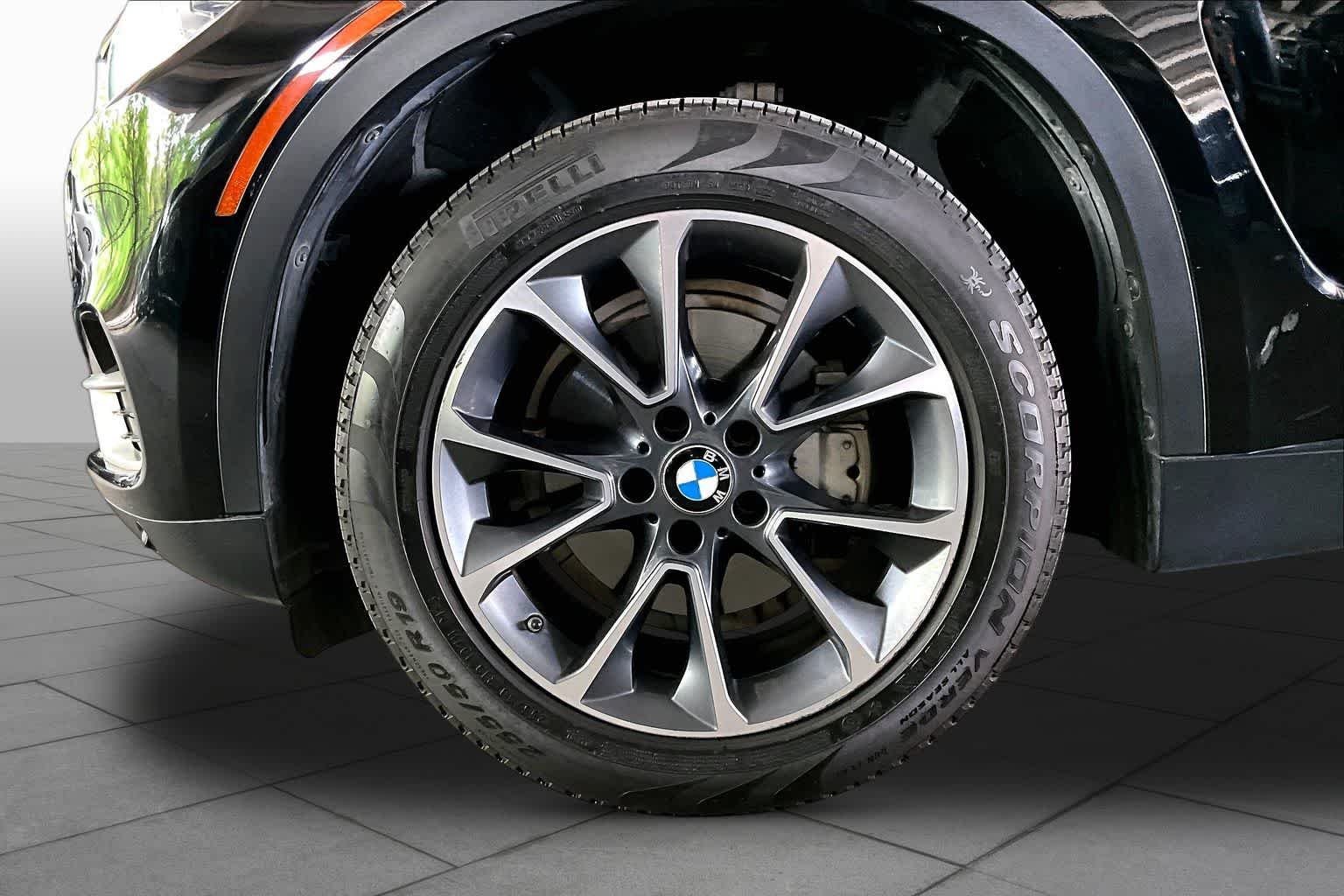 Used 2018 Jet Black BMW sDrive35i image 10