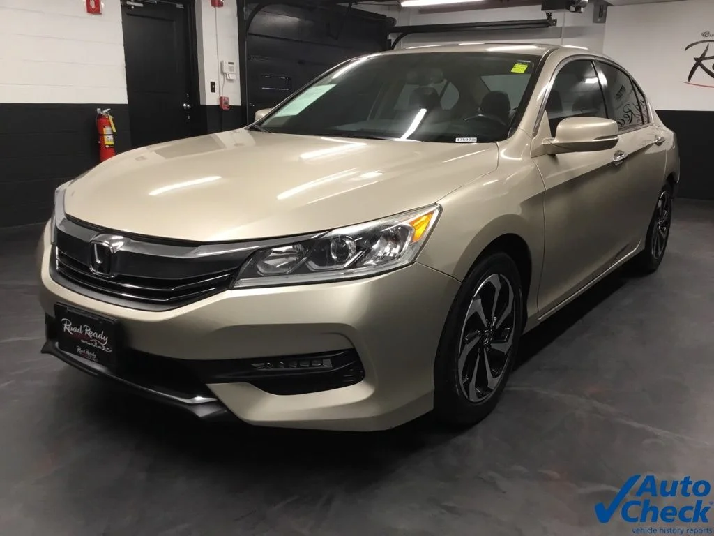 Used 2017 Beige Honda EX-L image 5